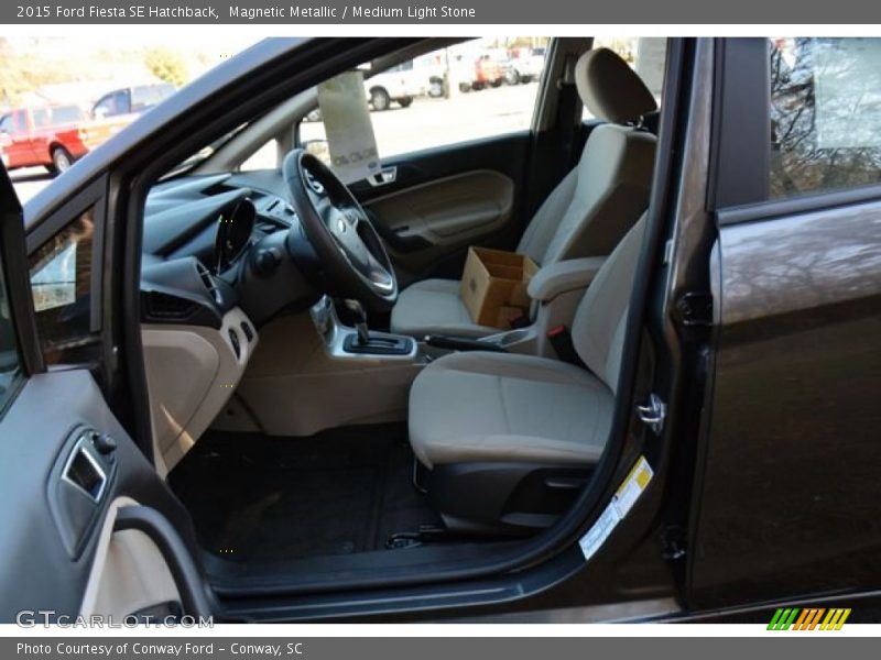Magnetic Metallic / Medium Light Stone 2015 Ford Fiesta SE Hatchback