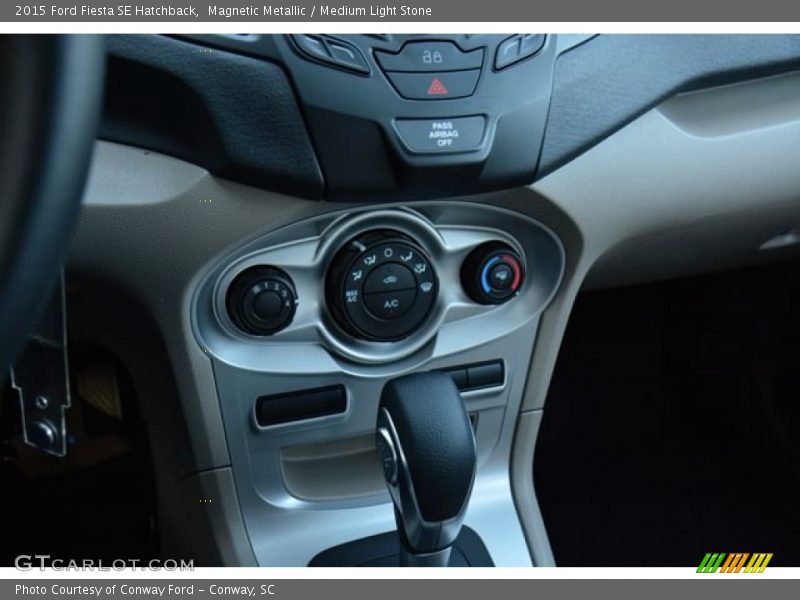 Magnetic Metallic / Medium Light Stone 2015 Ford Fiesta SE Hatchback