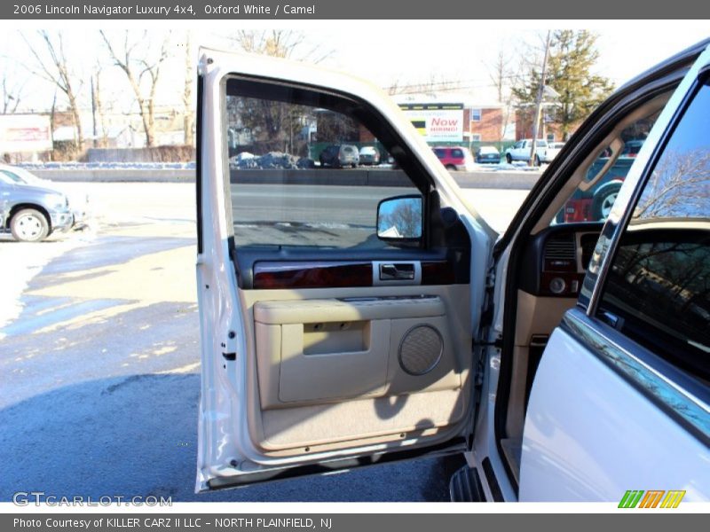 Oxford White / Camel 2006 Lincoln Navigator Luxury 4x4