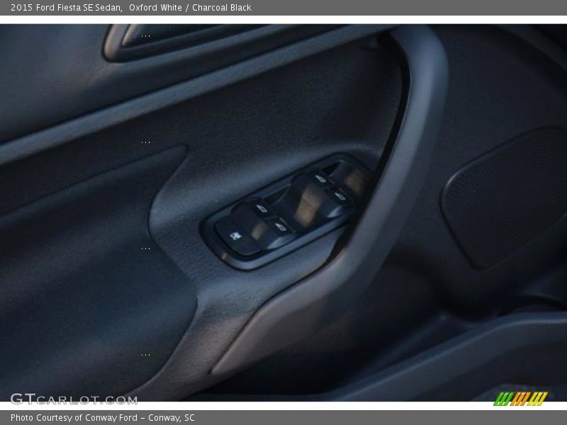Oxford White / Charcoal Black 2015 Ford Fiesta SE Sedan