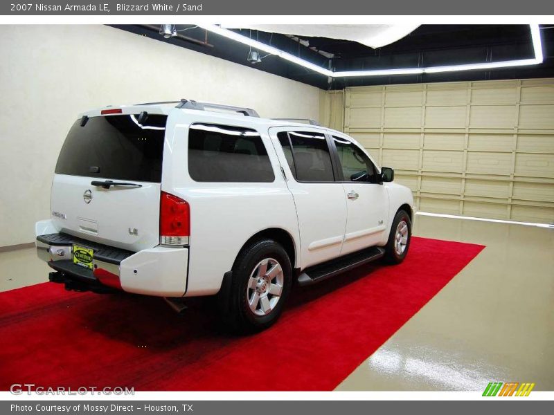 Blizzard White / Sand 2007 Nissan Armada LE