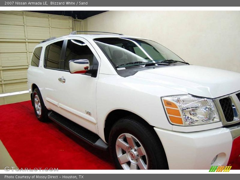 Blizzard White / Sand 2007 Nissan Armada LE