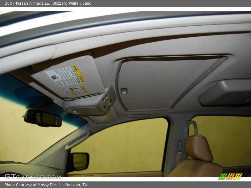 Blizzard White / Sand 2007 Nissan Armada LE