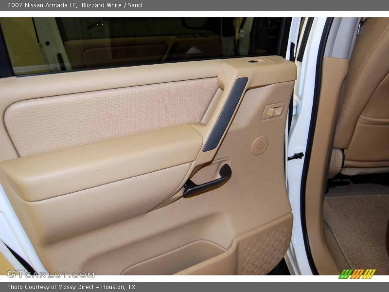 Blizzard White / Sand 2007 Nissan Armada LE