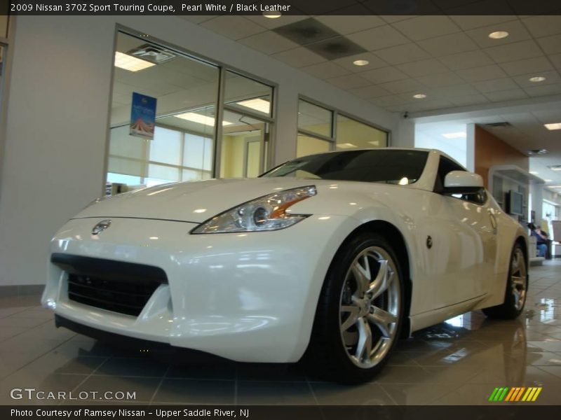 Pearl White / Black Leather 2009 Nissan 370Z Sport Touring Coupe