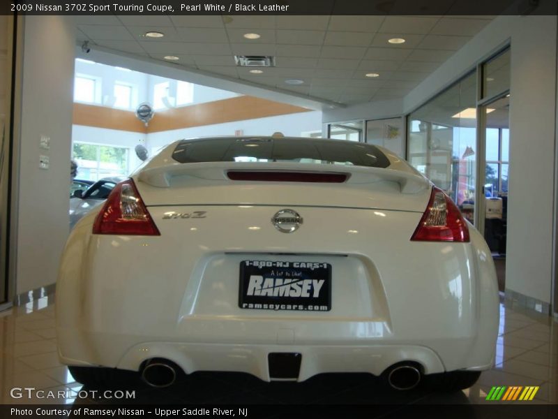 Pearl White / Black Leather 2009 Nissan 370Z Sport Touring Coupe