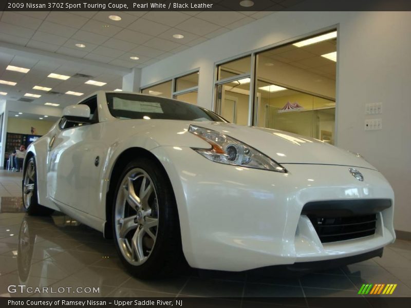 Pearl White / Black Leather 2009 Nissan 370Z Sport Touring Coupe