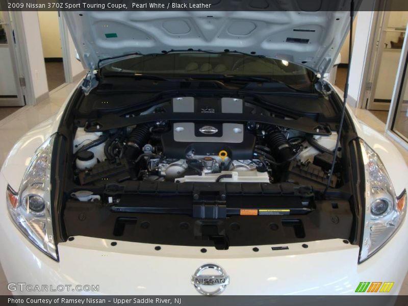 Pearl White / Black Leather 2009 Nissan 370Z Sport Touring Coupe