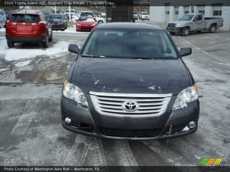Magnetic Gray Metallic / Graphite Gray 2010 Toyota Avalon XLS