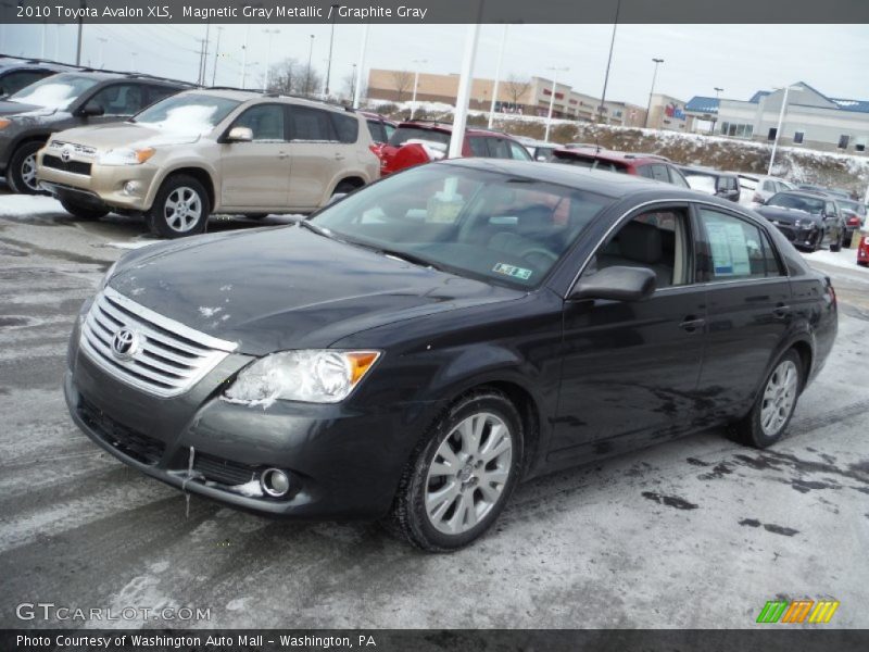 Front 3/4 View of 2010 Avalon XLS