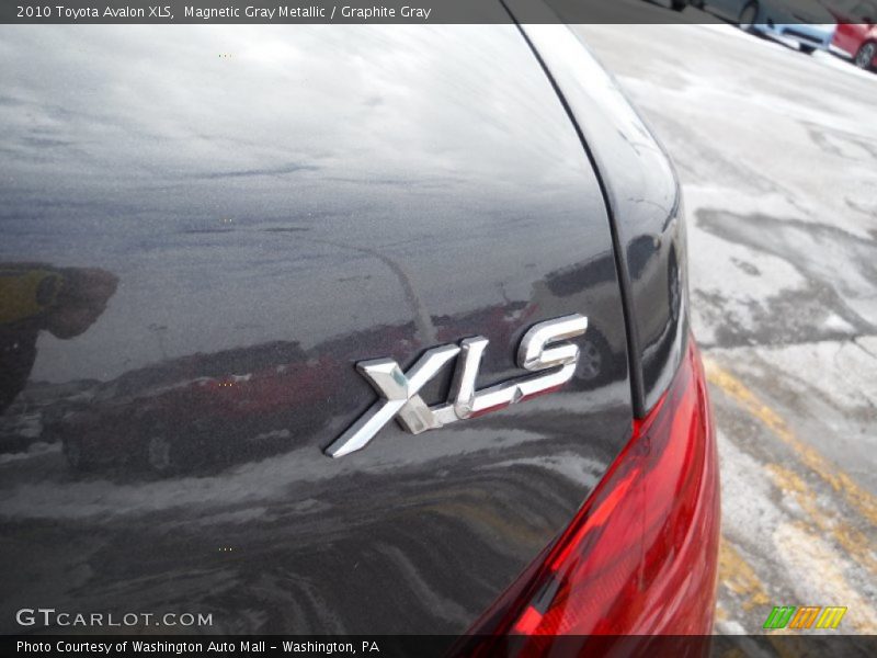 Magnetic Gray Metallic / Graphite Gray 2010 Toyota Avalon XLS