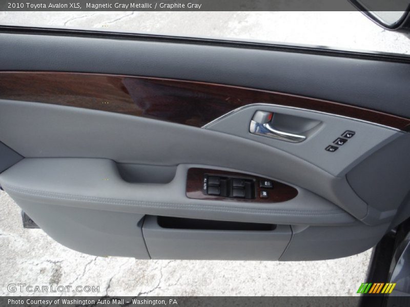 Magnetic Gray Metallic / Graphite Gray 2010 Toyota Avalon XLS