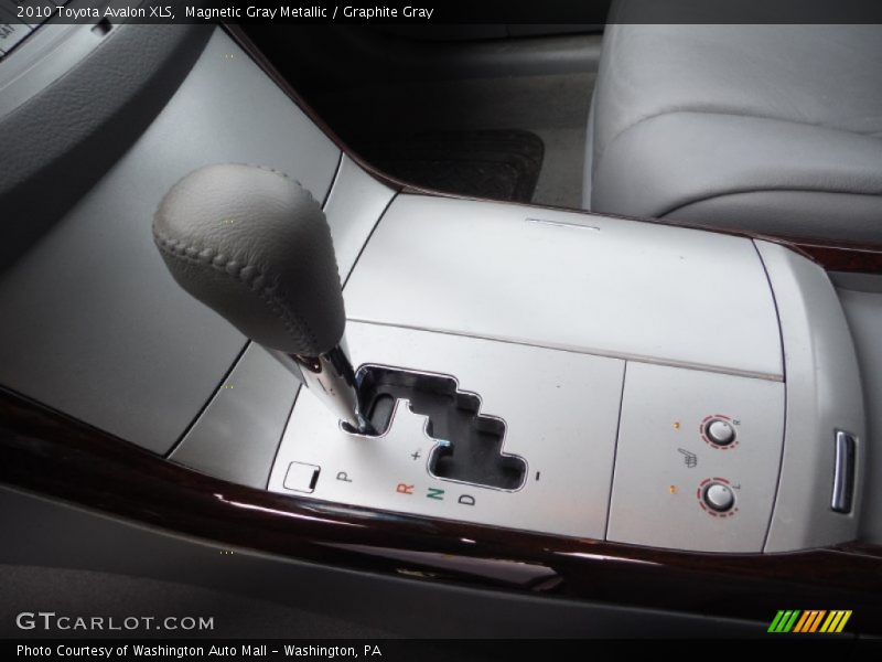Magnetic Gray Metallic / Graphite Gray 2010 Toyota Avalon XLS