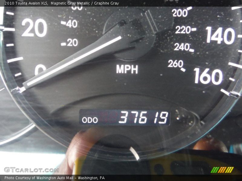 Magnetic Gray Metallic / Graphite Gray 2010 Toyota Avalon XLS