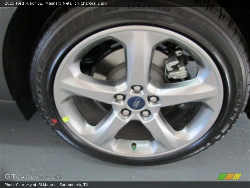 Magnetic Metallic / Charcoal Black 2015 Ford Fusion SE
