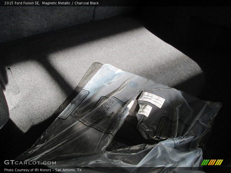 Magnetic Metallic / Charcoal Black 2015 Ford Fusion SE