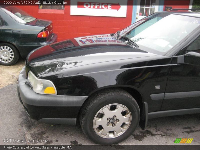 Black / Graphite 2000 Volvo V70 XC AWD