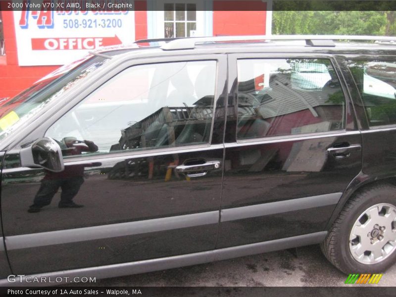 Black / Graphite 2000 Volvo V70 XC AWD