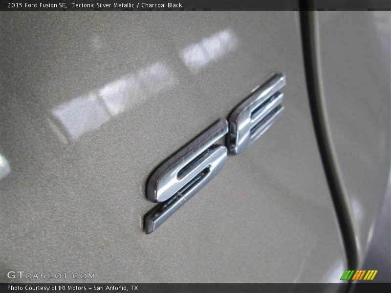 Tectonic Silver Metallic / Charcoal Black 2015 Ford Fusion SE