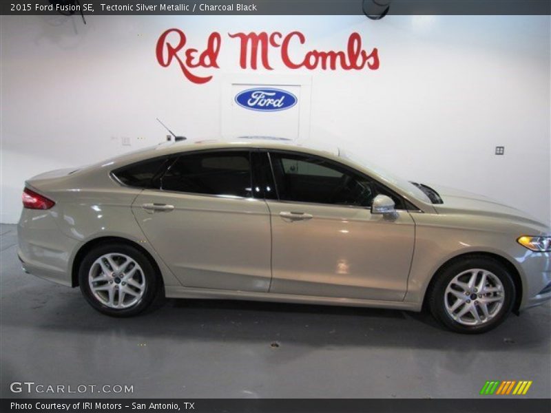 Tectonic Silver Metallic / Charcoal Black 2015 Ford Fusion SE