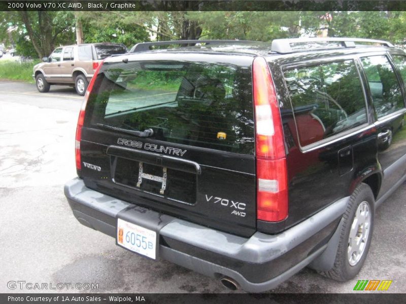 Black / Graphite 2000 Volvo V70 XC AWD