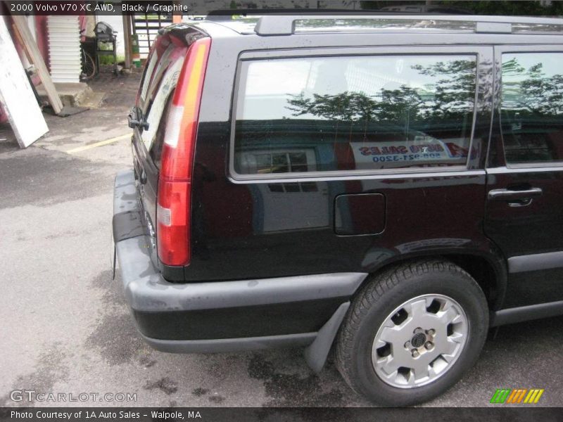 Black / Graphite 2000 Volvo V70 XC AWD