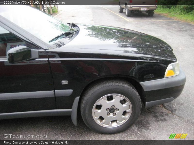 Black / Graphite 2000 Volvo V70 XC AWD