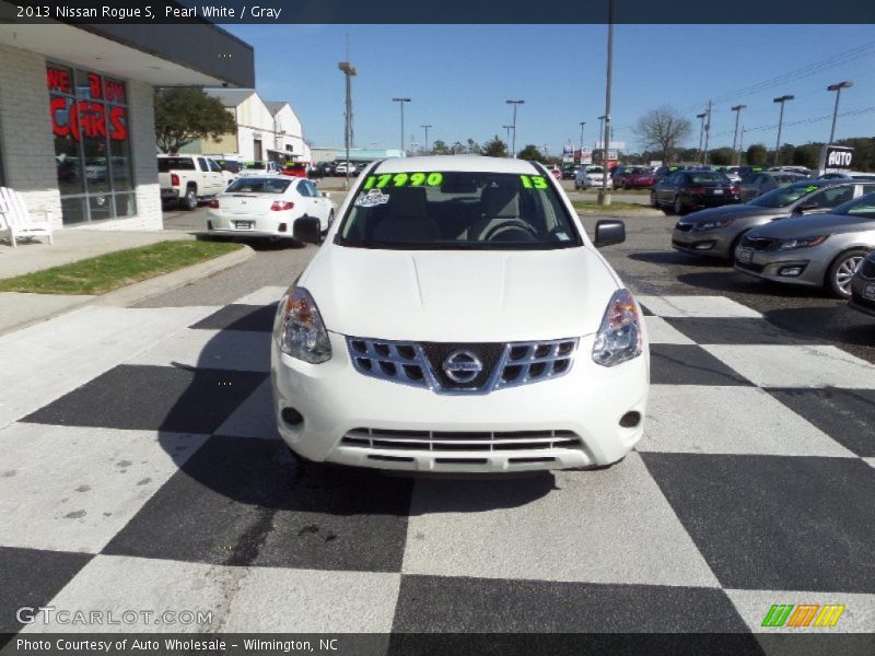 Pearl White / Gray 2013 Nissan Rogue S