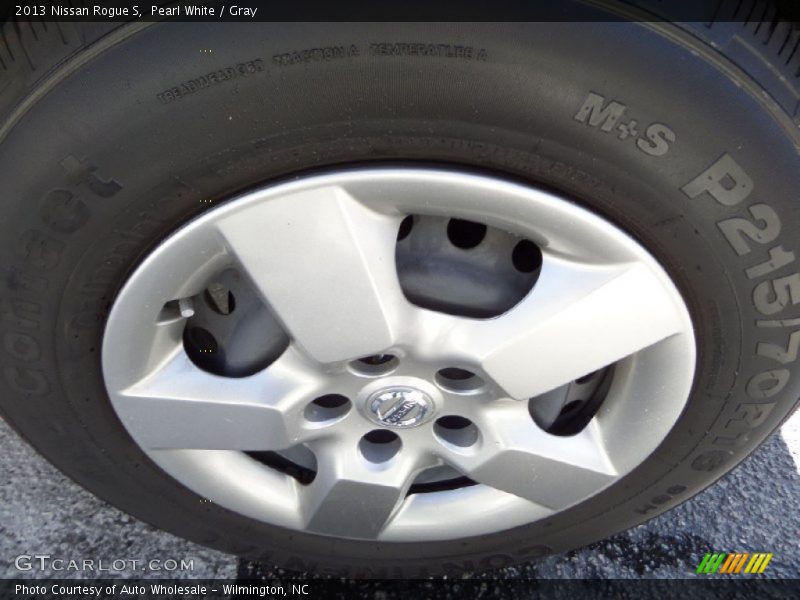 Pearl White / Gray 2013 Nissan Rogue S