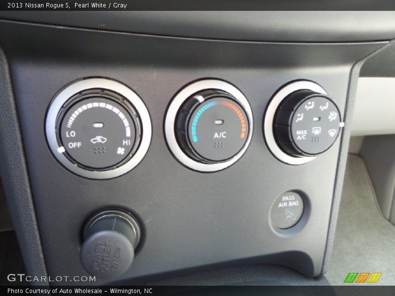 Pearl White / Gray 2013 Nissan Rogue S