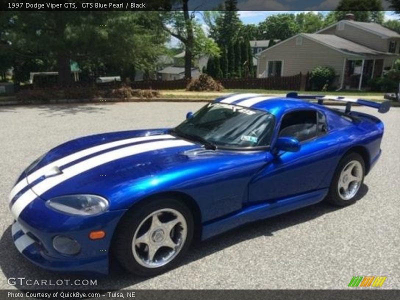 Front 3/4 View of 1997 Viper GTS