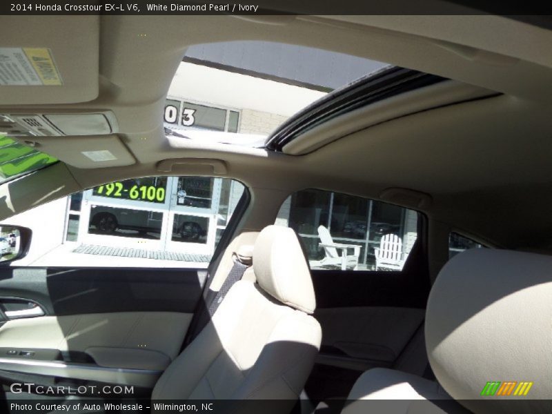 White Diamond Pearl / Ivory 2014 Honda Crosstour EX-L V6