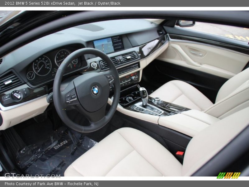 Jet Black / Oyster/Black 2012 BMW 5 Series 528i xDrive Sedan