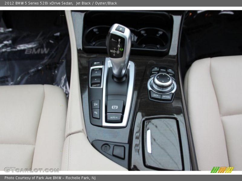 Jet Black / Oyster/Black 2012 BMW 5 Series 528i xDrive Sedan