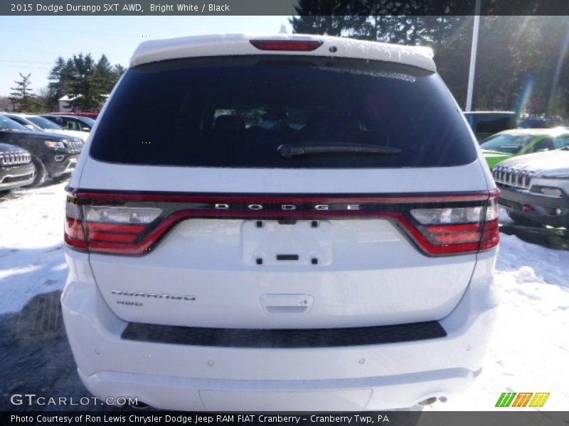 Bright White / Black 2015 Dodge Durango SXT AWD