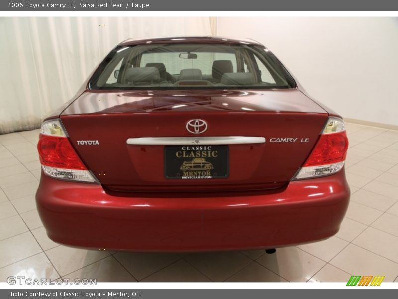 Salsa Red Pearl / Taupe 2006 Toyota Camry LE