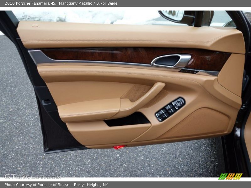 Door Panel of 2010 Panamera 4S