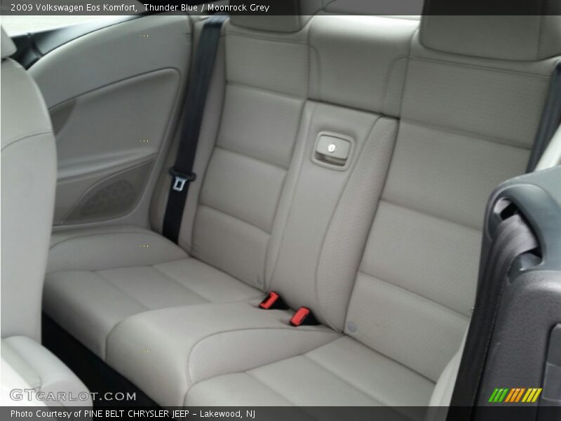 Rear Seat of 2009 Eos Komfort