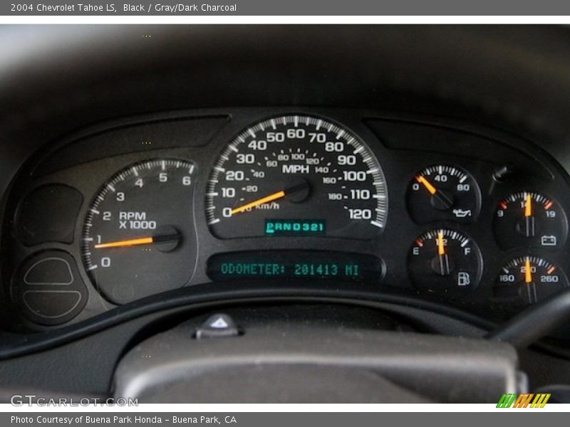 Black / Gray/Dark Charcoal 2004 Chevrolet Tahoe LS