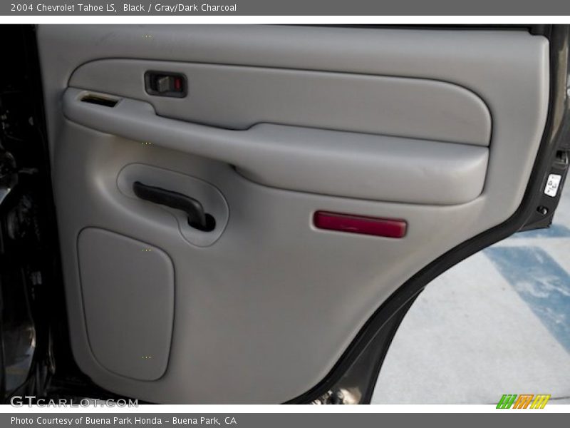 Black / Gray/Dark Charcoal 2004 Chevrolet Tahoe LS