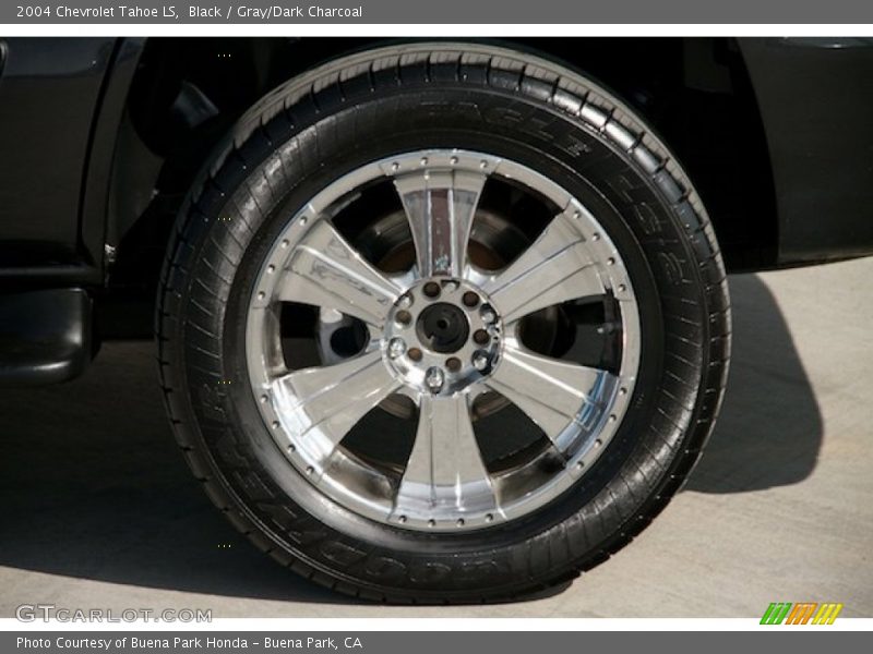 Black / Gray/Dark Charcoal 2004 Chevrolet Tahoe LS