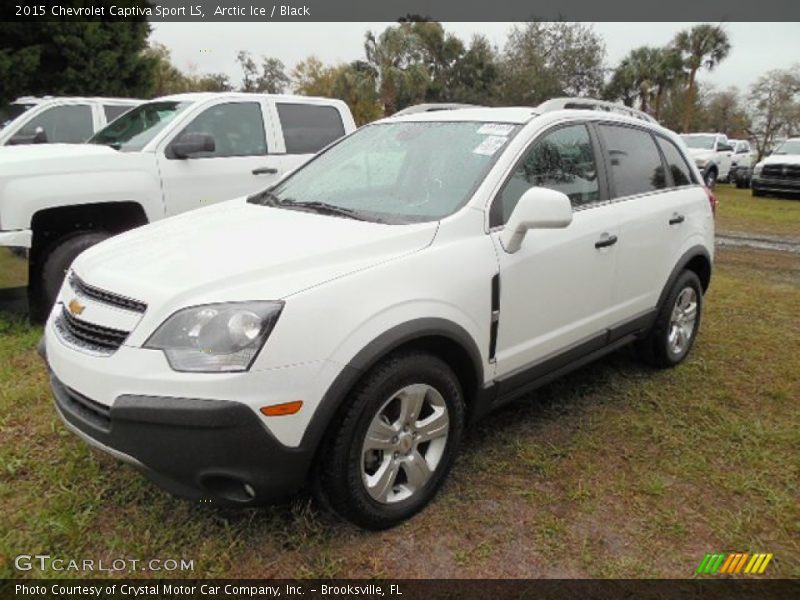 Front 3/4 View of 2015 Captiva Sport LS