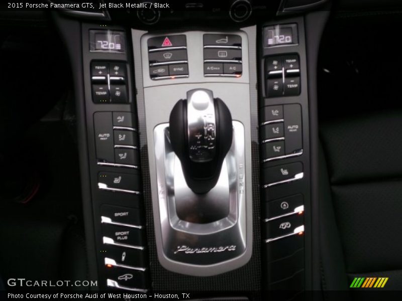 Controls of 2015 Panamera GTS