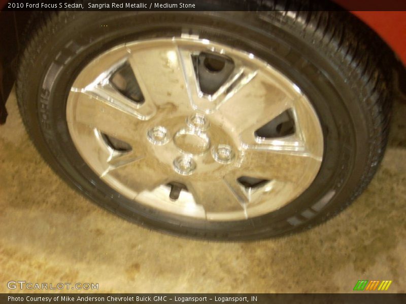 Sangria Red Metallic / Medium Stone 2010 Ford Focus S Sedan