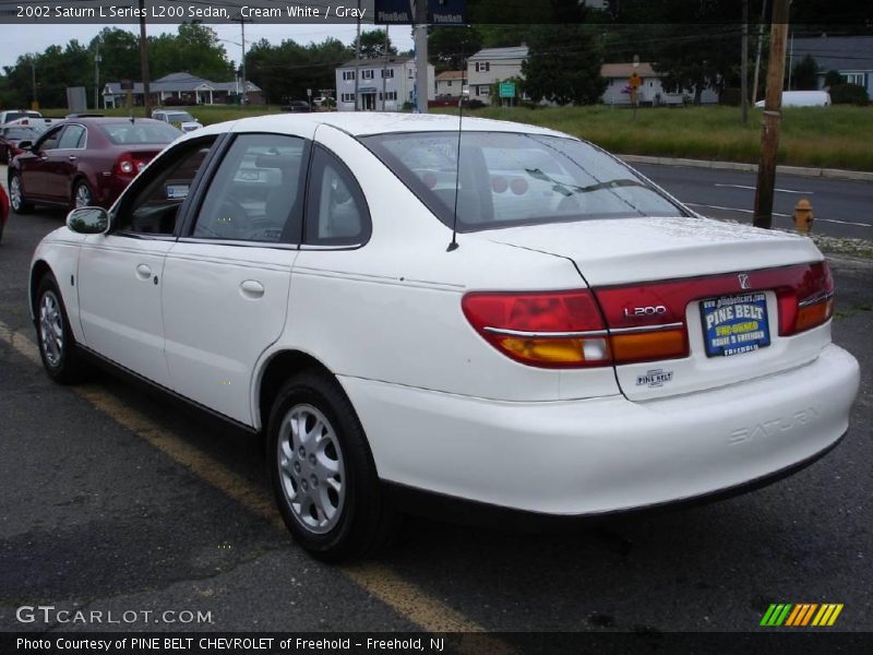 Cream White / Gray 2002 Saturn L Series L200 Sedan