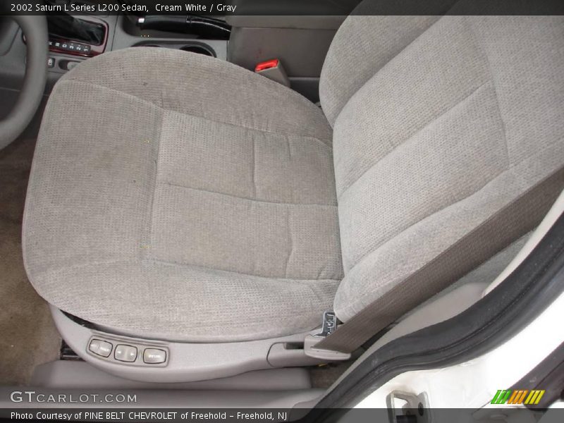 Cream White / Gray 2002 Saturn L Series L200 Sedan