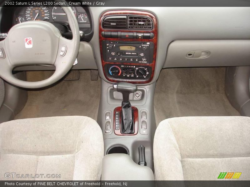 Cream White / Gray 2002 Saturn L Series L200 Sedan