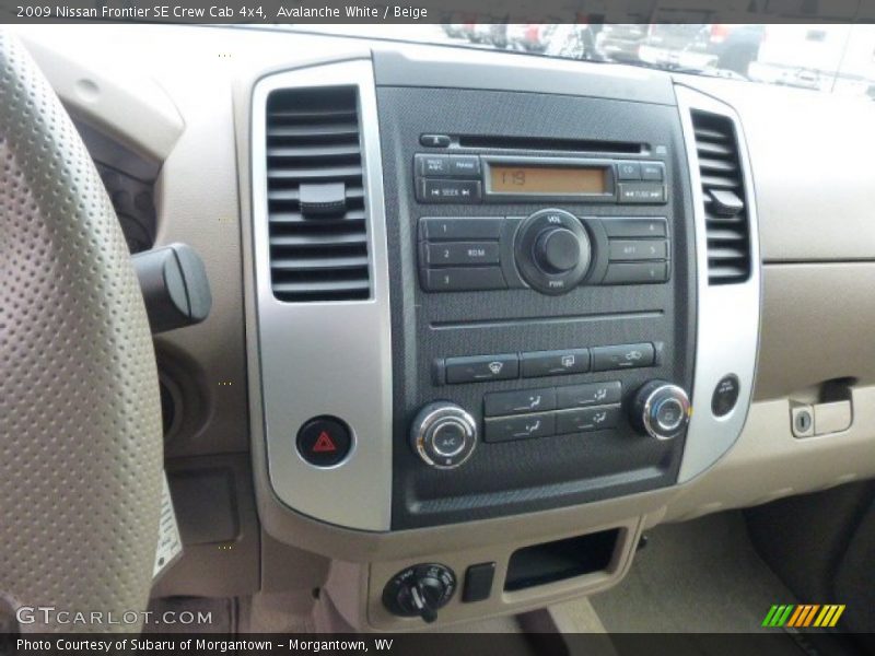 Avalanche White / Beige 2009 Nissan Frontier SE Crew Cab 4x4