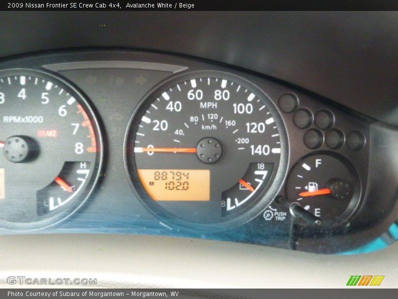 Avalanche White / Beige 2009 Nissan Frontier SE Crew Cab 4x4