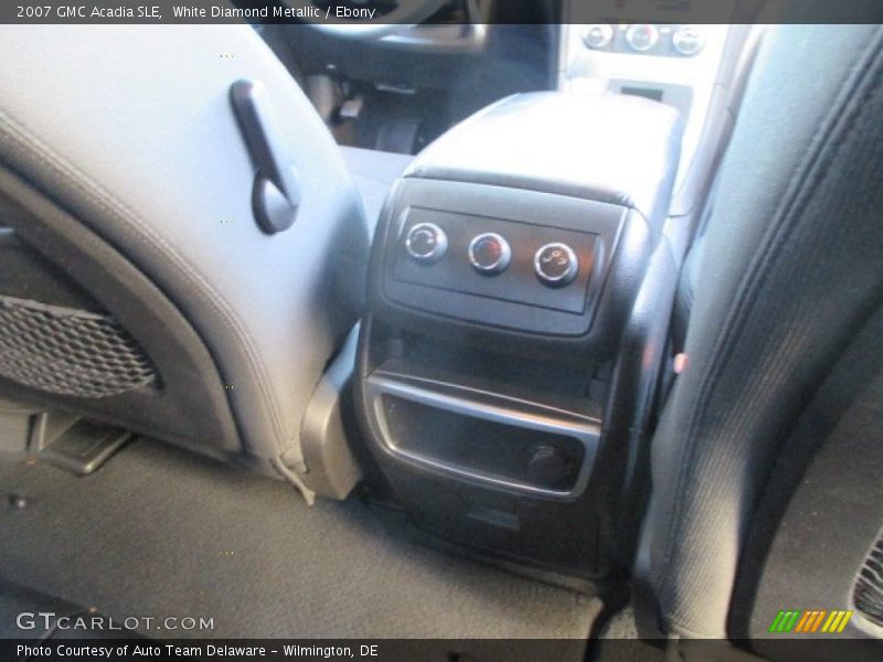 White Diamond Metallic / Ebony 2007 GMC Acadia SLE